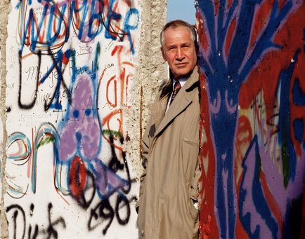 Markus Wolf_at_the_Wall